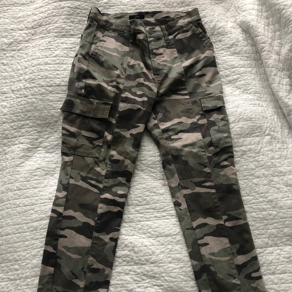 J.Crew 9" Cargo Toothpick Pants in Camo Print 28 - Picture 3 of 6